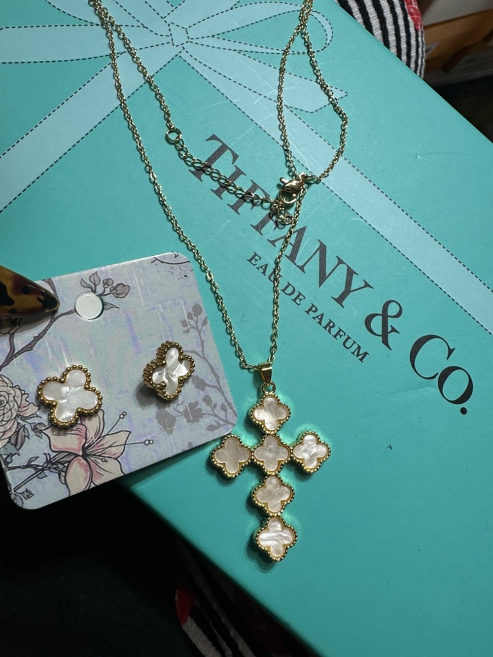 Mother pearl cross van cleff set 💞